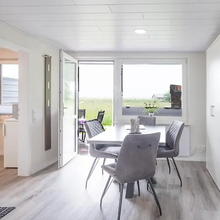 Neuwarft, 2 Apartment Dagebuell