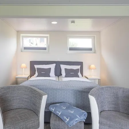 Apartment Neuwarft, 2 Dagebuell